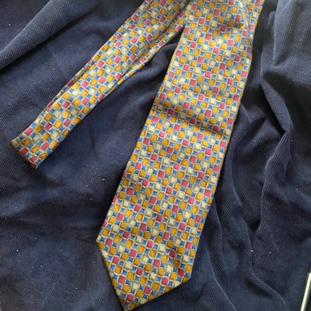 VINTAGE BARNEYS NEW YORK SILK TIE ---- MADE IN ITALY